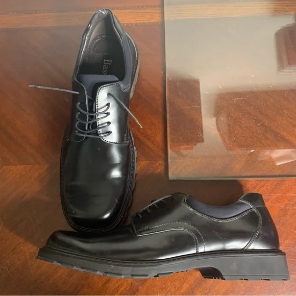 bass black dress shoes Mens Greenwich Weejuns Boat Shoe Black main image 1